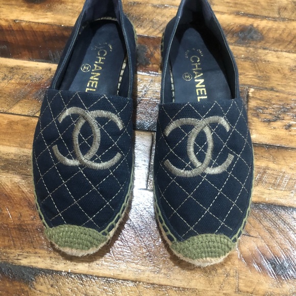 CHANEL NAVY BLUE CANVAS ESPADRILLES W/ GREEN STITCHING 35 - Picture 5 of 8